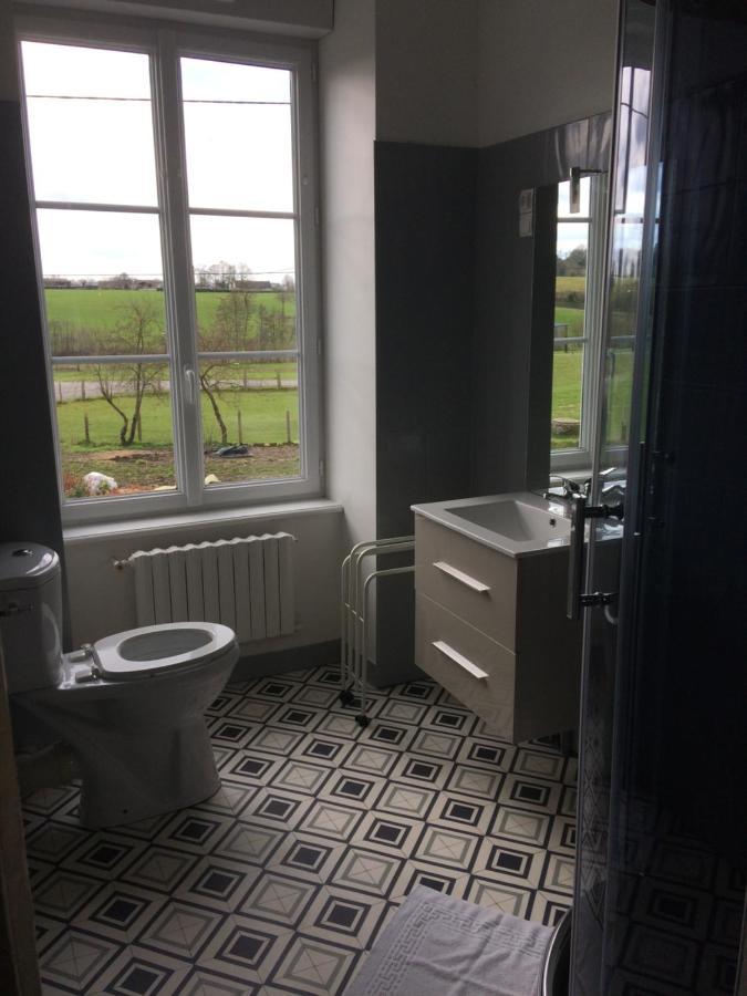 Chambres " Orchidees " Saint-Denis-de-Gastines Buitenkant foto